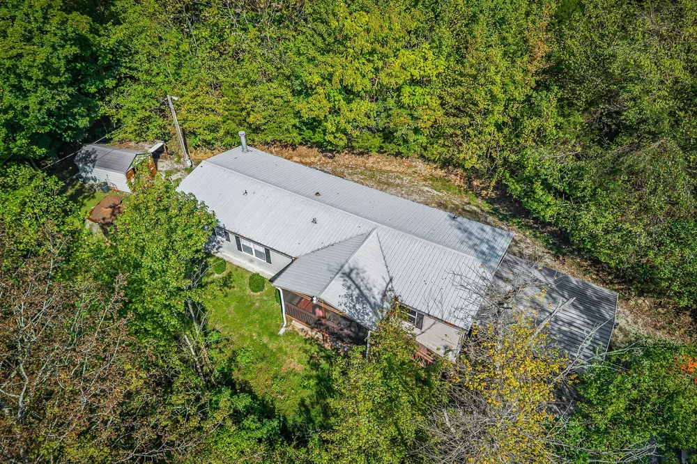 43 Moss Bend Ln Lancaster, TN 38569