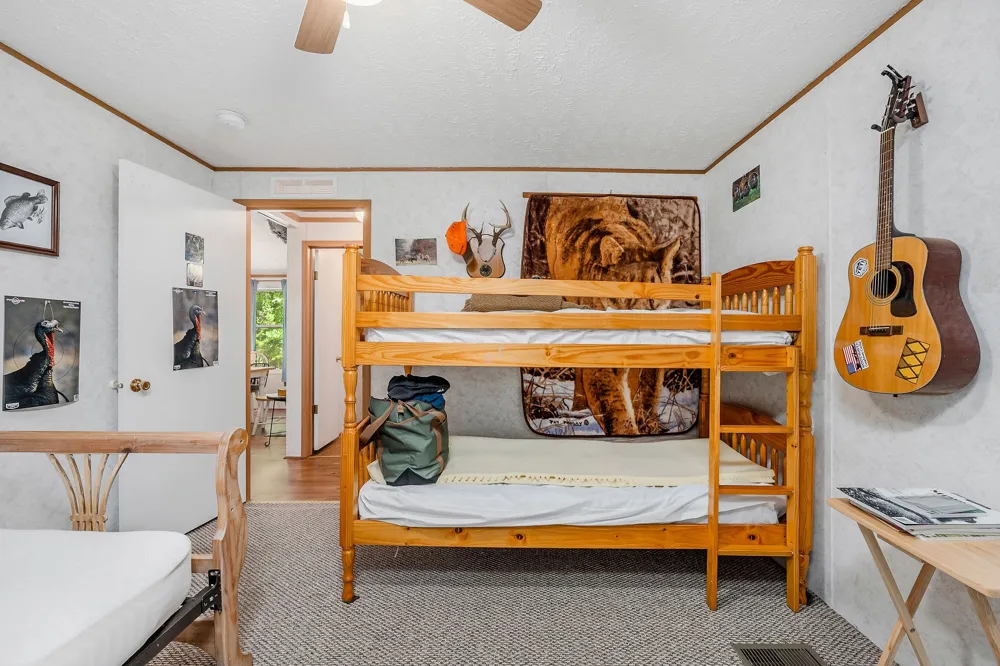 43 Moss Bend Ln Lancaster, TN 38569