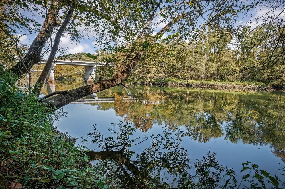 43 Moss Bend Ln Lancaster, TN 38569