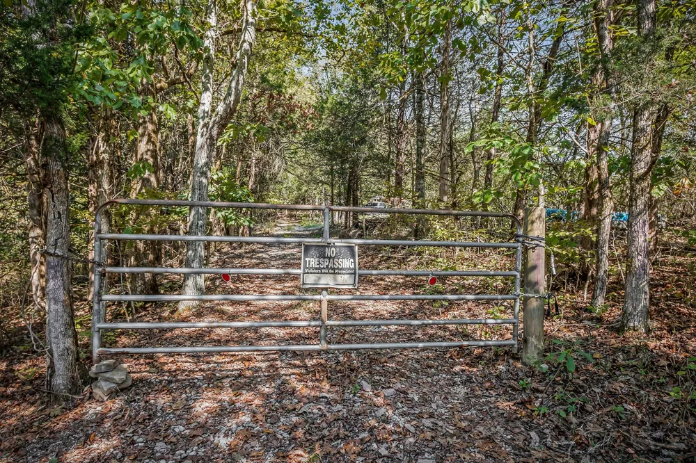 43 Moss Bend Ln Lancaster, TN 38569