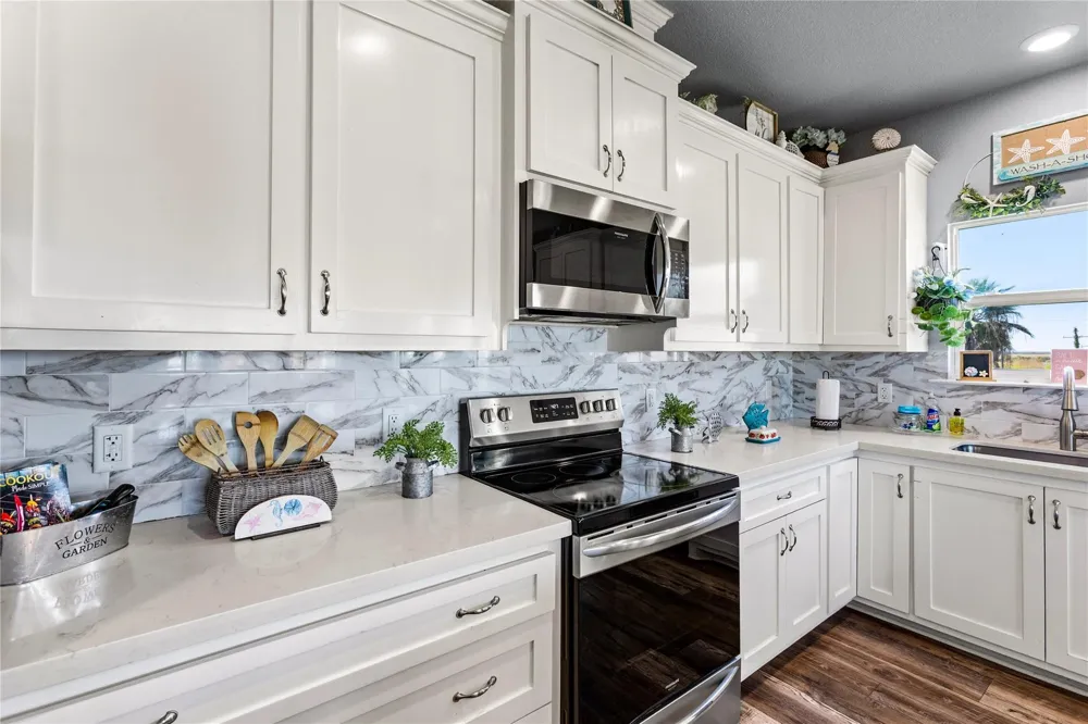 3260 Hidden Gold Crystal Beach, TX 77650