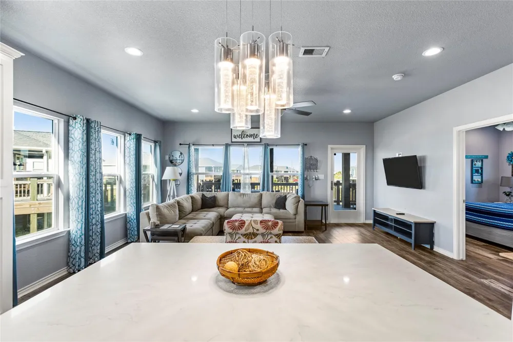 3260 Hidden Gold Crystal Beach, TX 77650