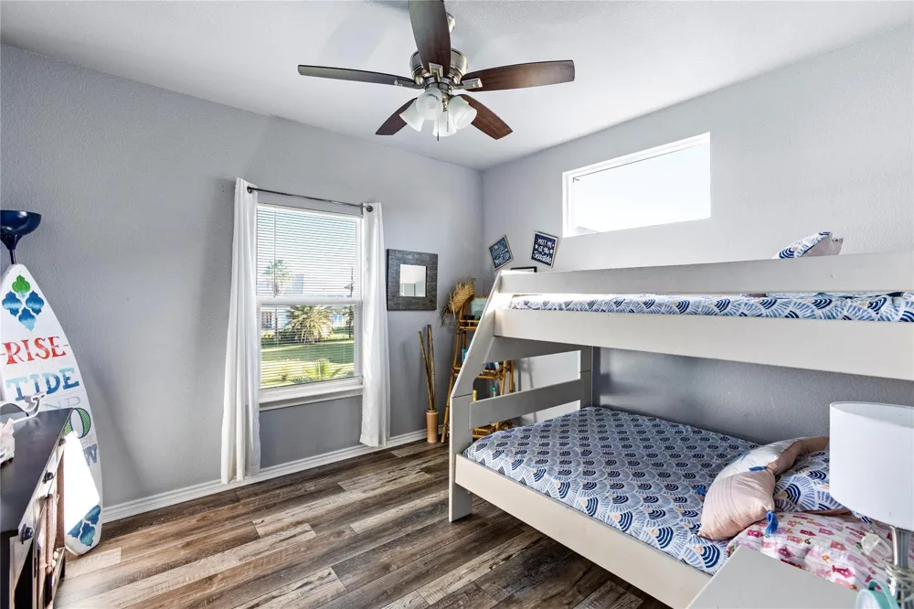 3260 Hidden Gold Crystal Beach, TX 77650