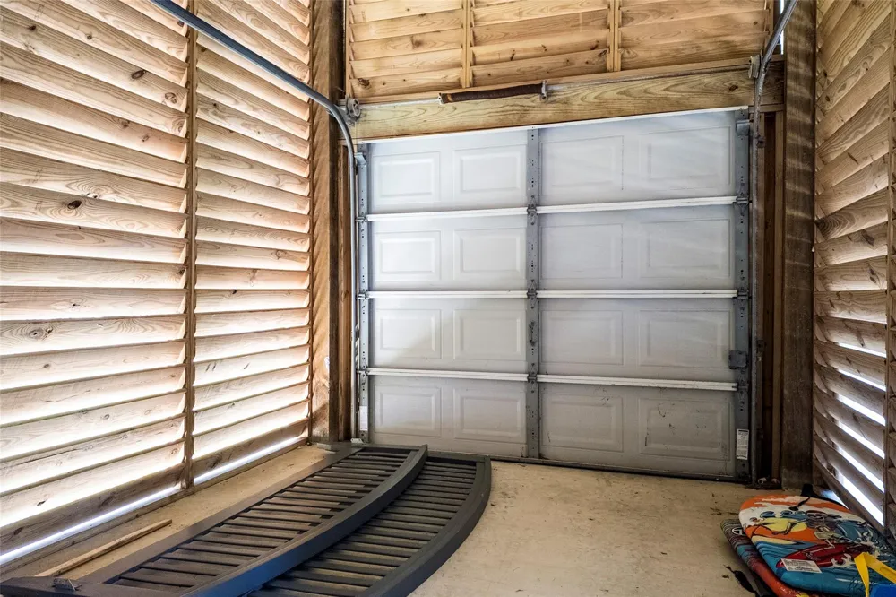 3260 Hidden Gold Crystal Beach, TX 77650