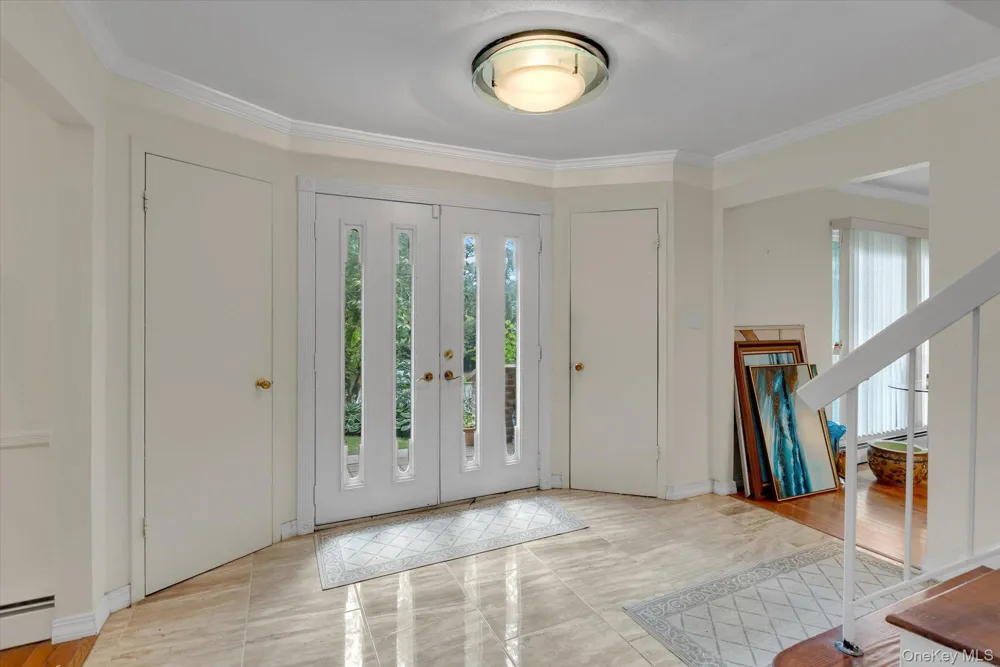 17 Calumet Drive Dix Hills, NY 11746