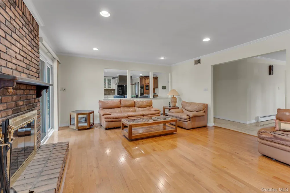 17 Calumet Drive Dix Hills, NY 11746
