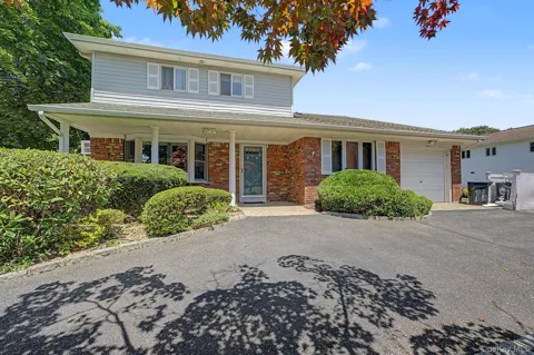 16 Cross Bow Lane