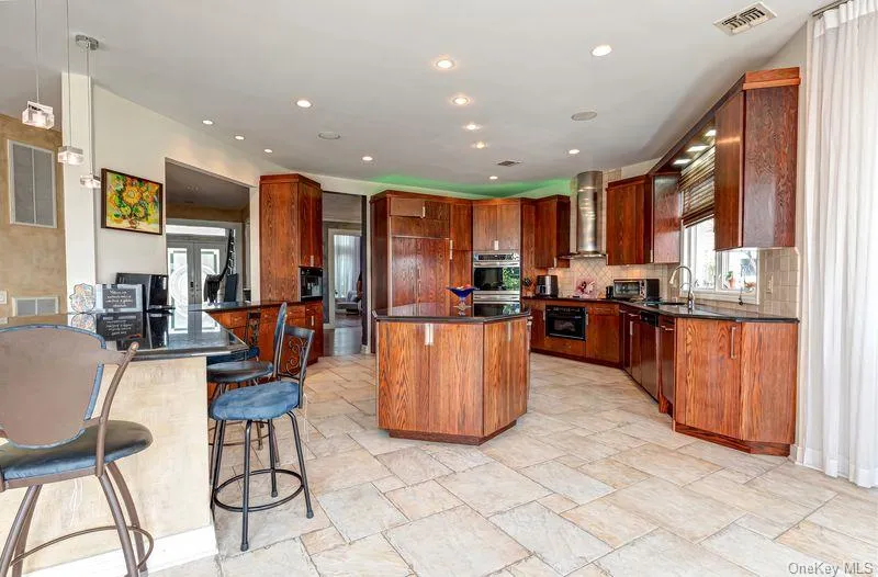 37 Crescent Cove Circle Seaford, NY 11783