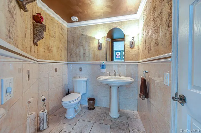 37 Crescent Cove Circle Seaford, NY 11783