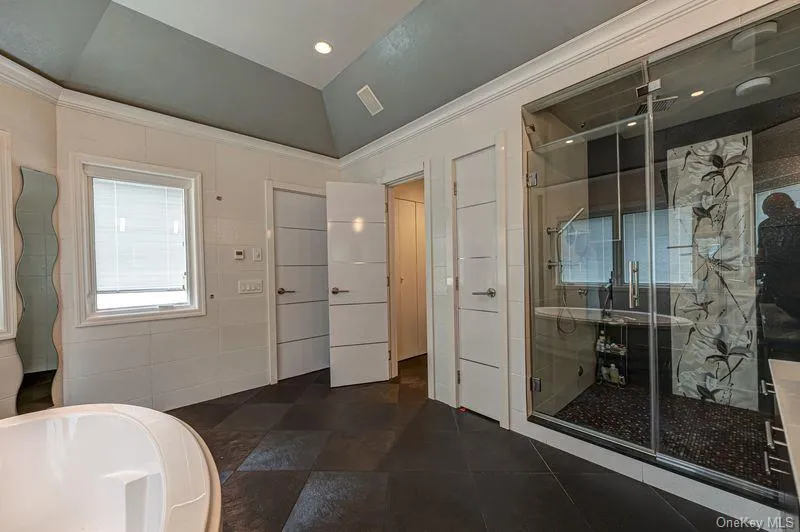 37 Crescent Cove Circle Seaford, NY 11783