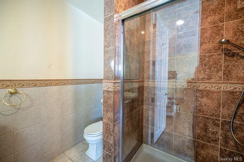 37 Crescent Cove Circle Seaford, NY 11783