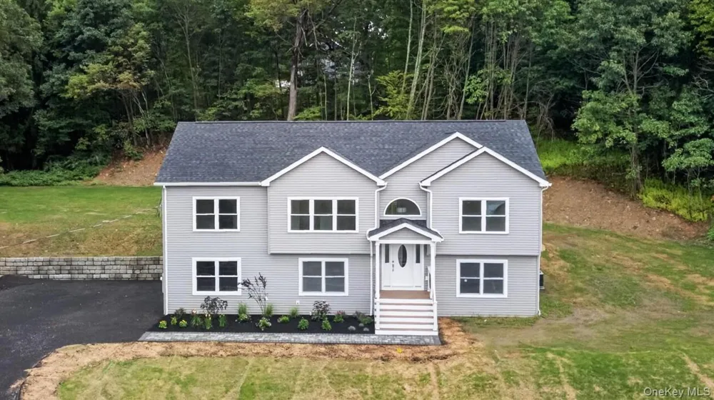 592 Ludingtonville Road Holmes, NY 12531