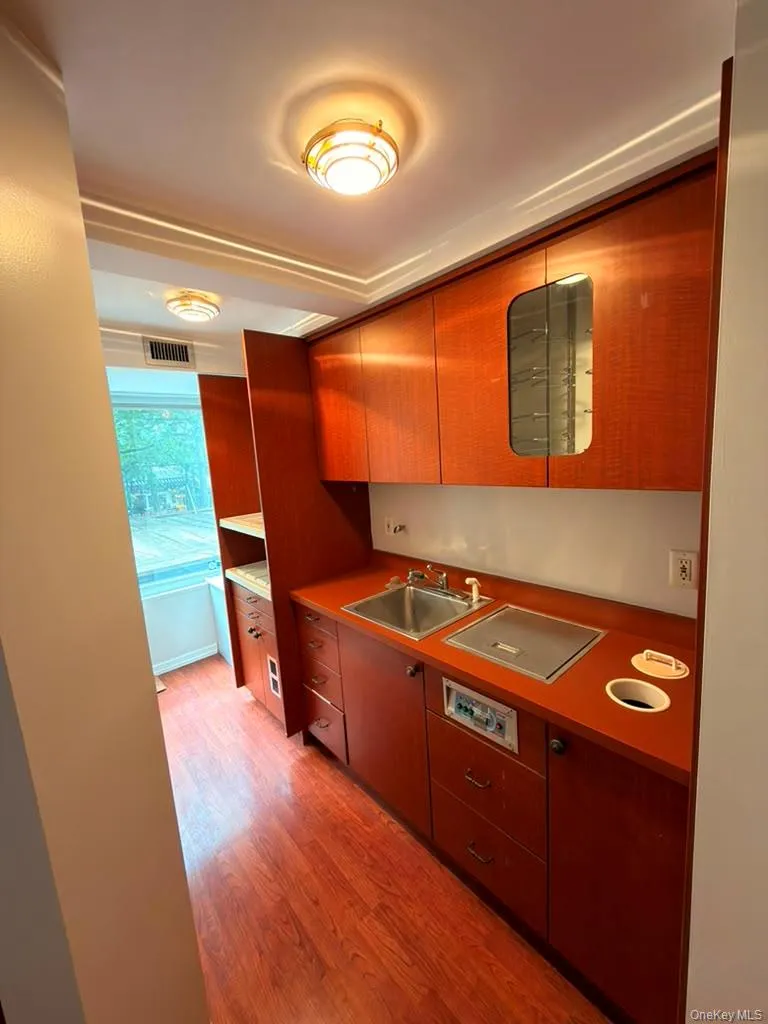 155 W 68th Street #2-27 New York (Manhattan), NY 10023