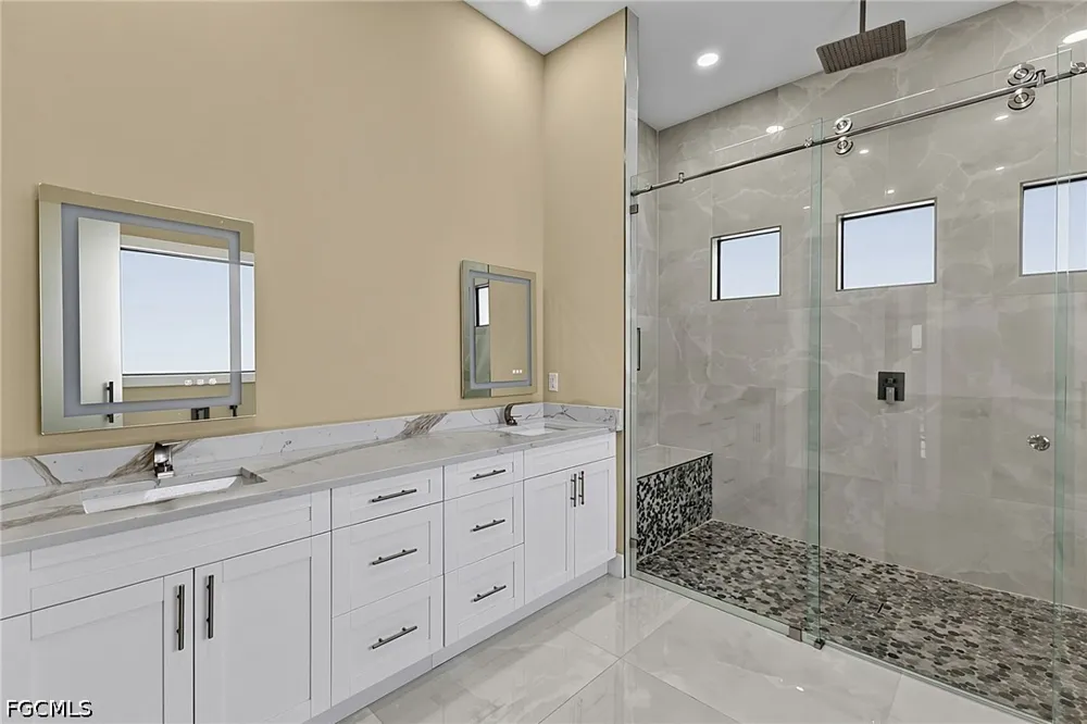 SE 17th Avenue Cape Coral, FL 33990