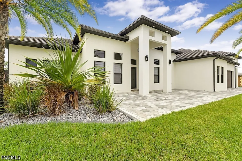 SE 17th Avenue Cape Coral, FL 33990