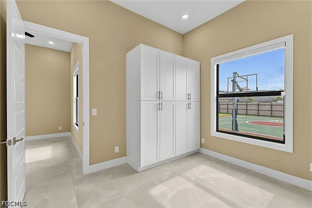 SE 17th Avenue Cape Coral, FL 33990