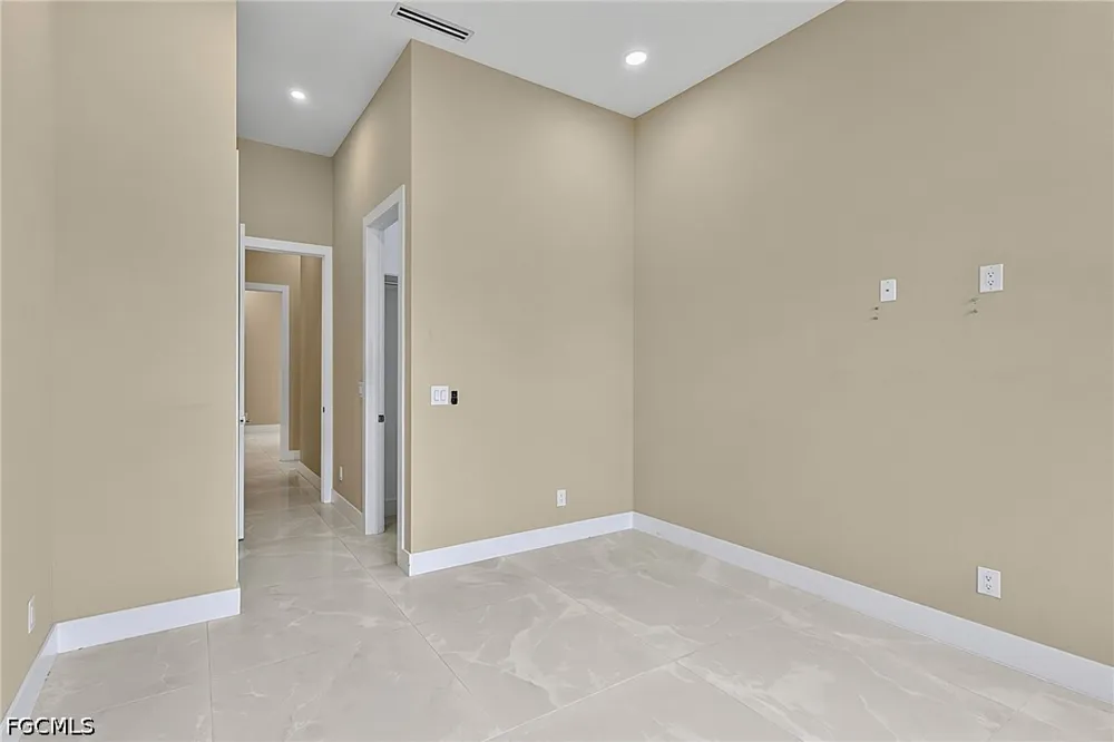 SE 17th Avenue Cape Coral, FL 33990