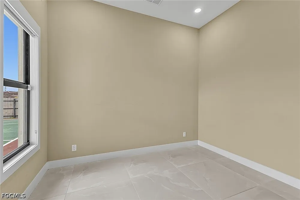 SE 17th Avenue Cape Coral, FL 33990