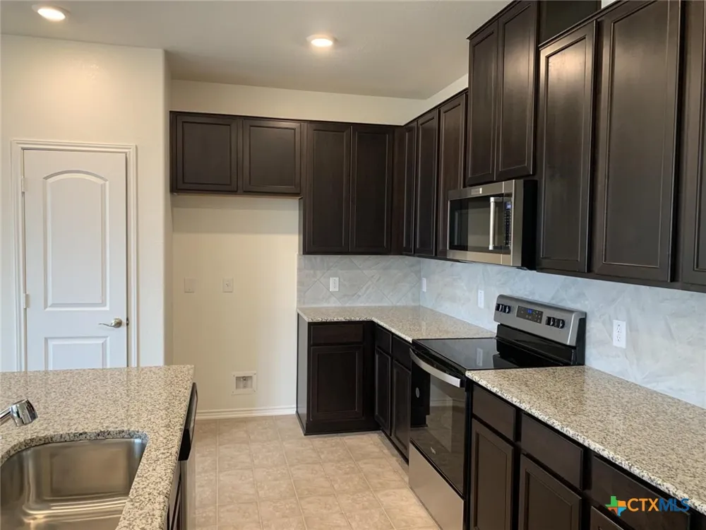 1216 Long Creek Lane Belton, TX 76513