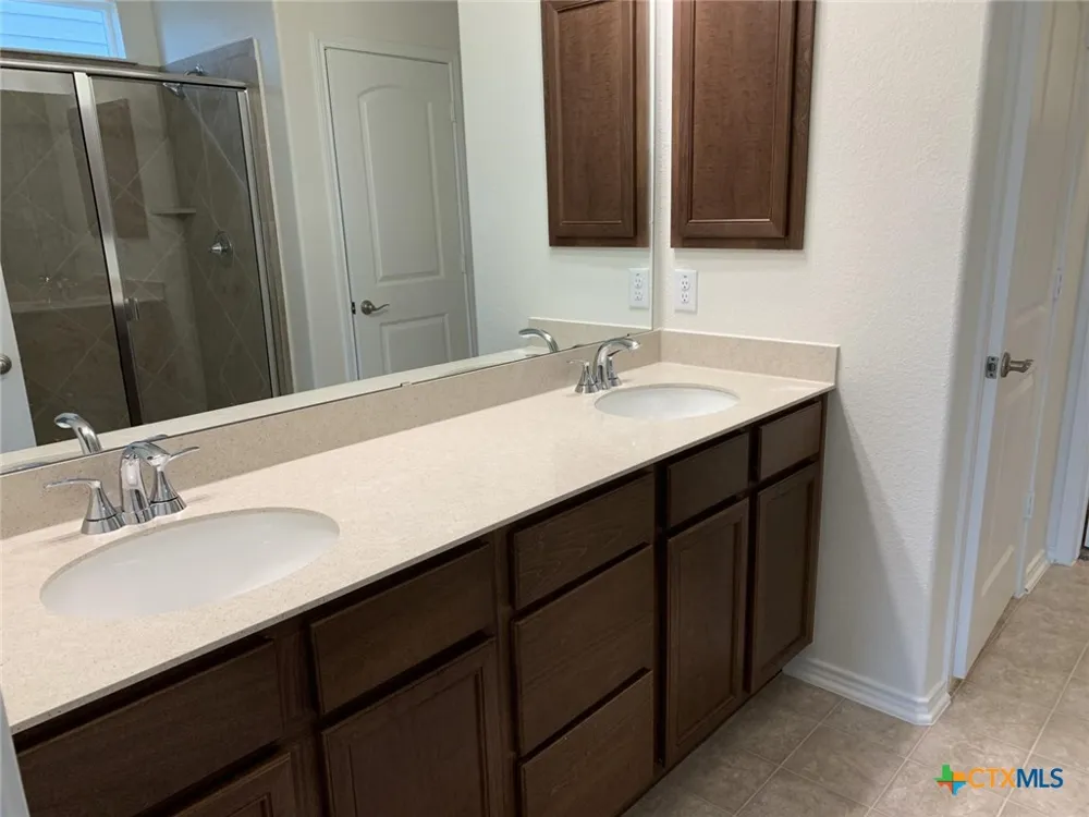 1216 Long Creek Lane Belton, TX 76513