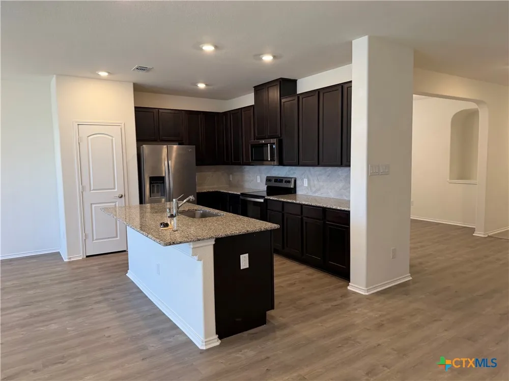 1216 Long Creek Lane Belton, TX 76513
