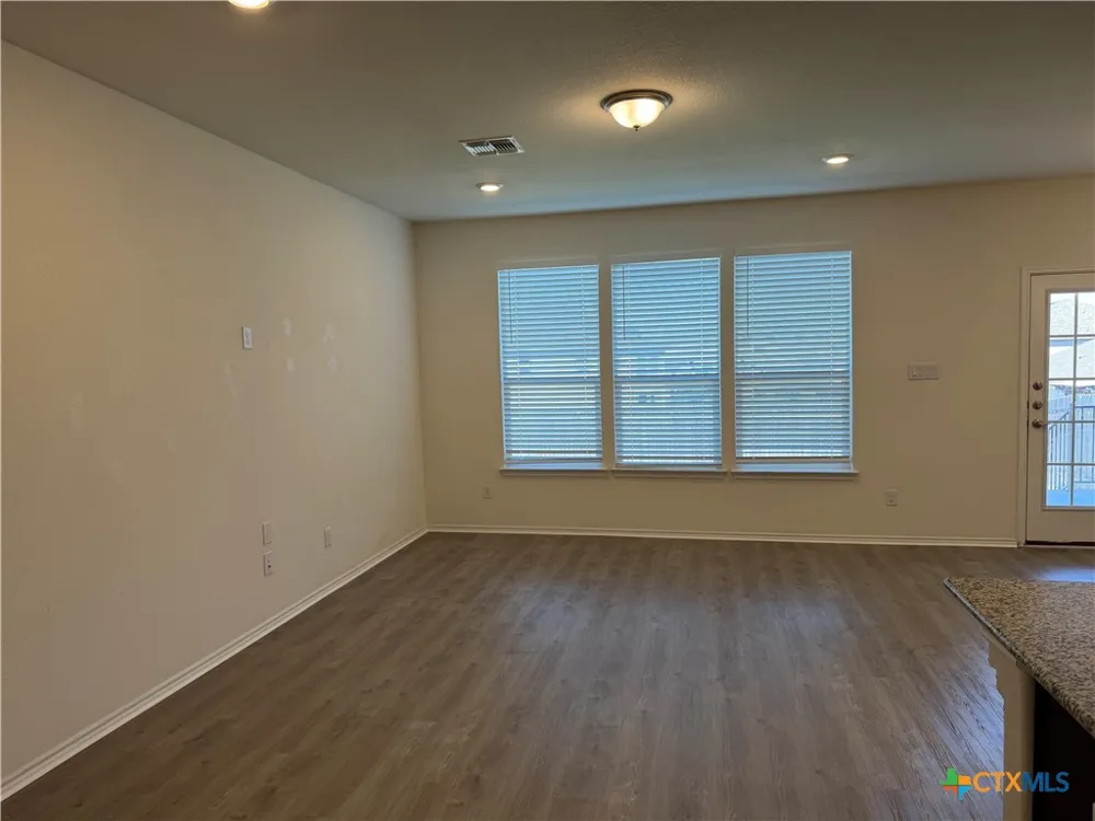 1216 Long Creek Lane Belton, TX 76513