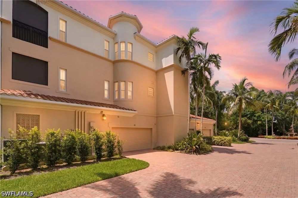 Castillo Court #101 Naples, FL 34109