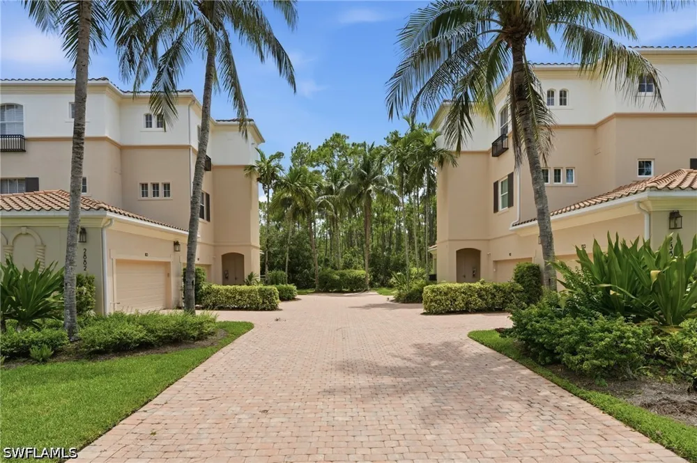 Castillo Court #101 Naples, FL 34109