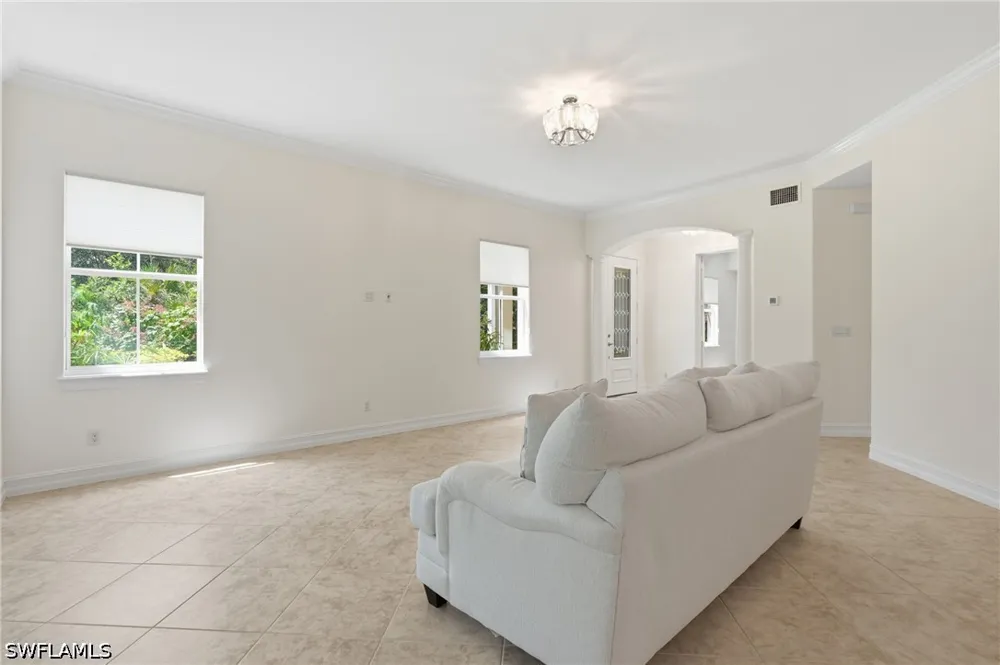 Castillo Court #101 Naples, FL 34109