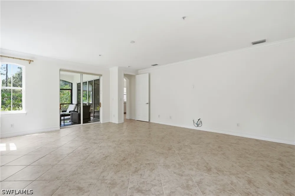 Castillo Court #101 Naples, FL 34109