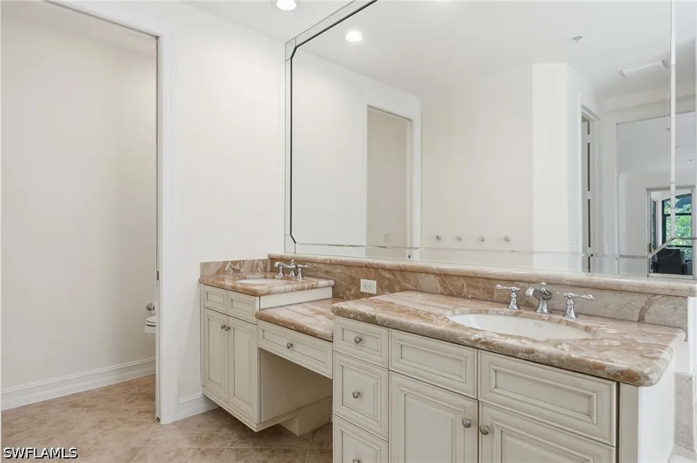Castillo Court #101 Naples, FL 34109