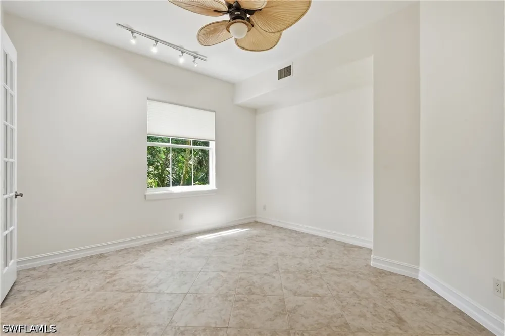 Castillo Court #101 Naples, FL 34109