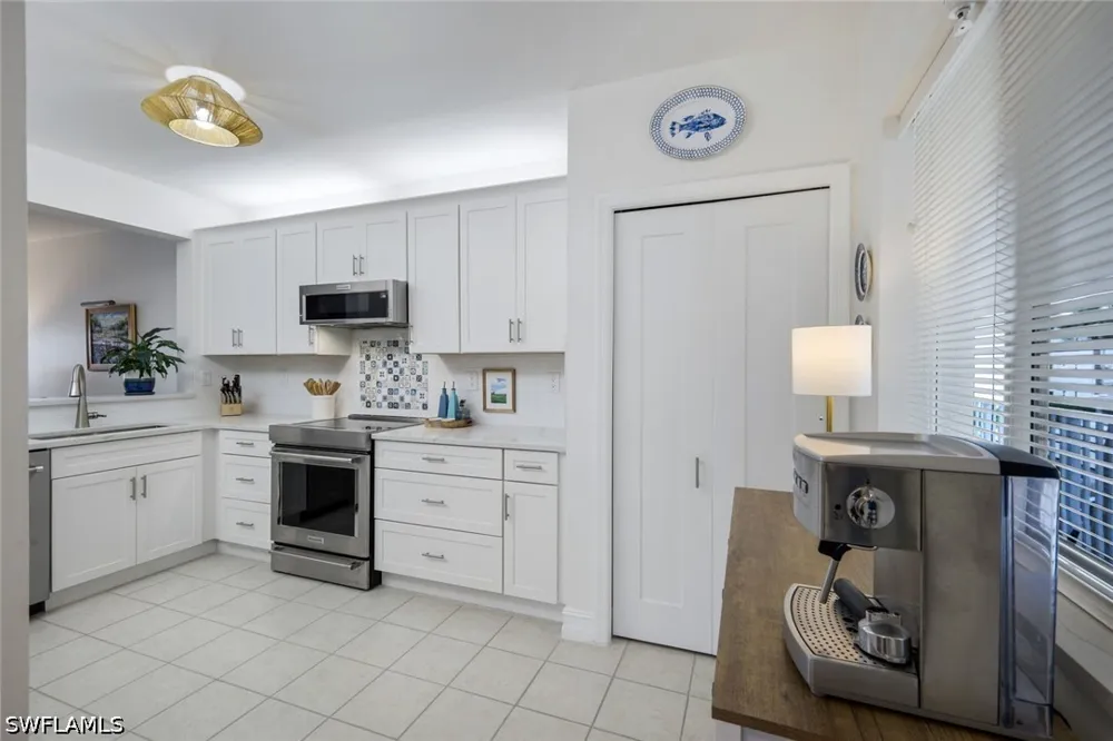 Great Heron Way #201 Naples, FL 34104