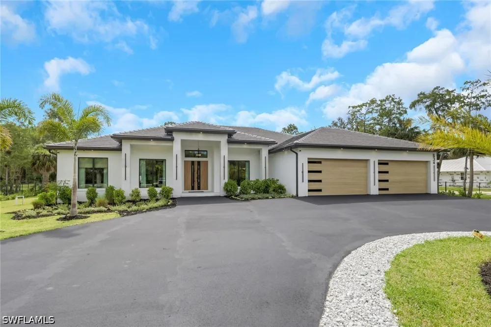 19th Street SW Naples, FL 34117