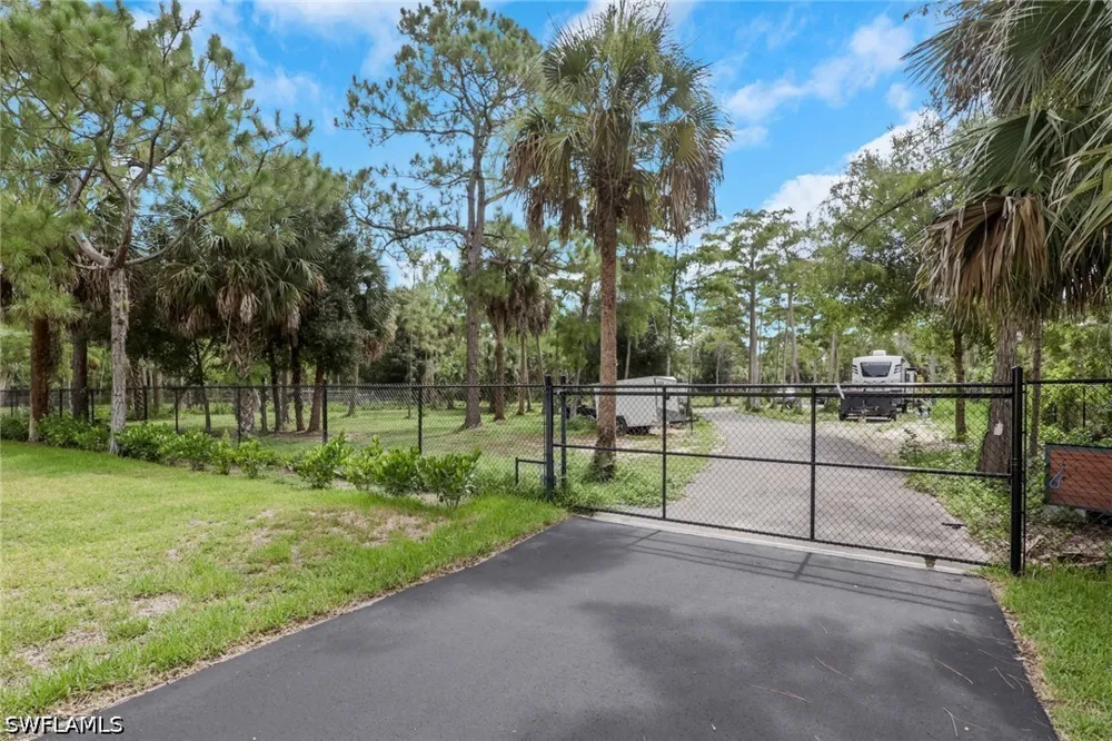 19th Street SW Naples, FL 34117