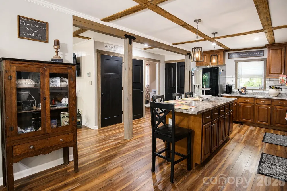 47 Caribou Lane Burnsville, NC 28714