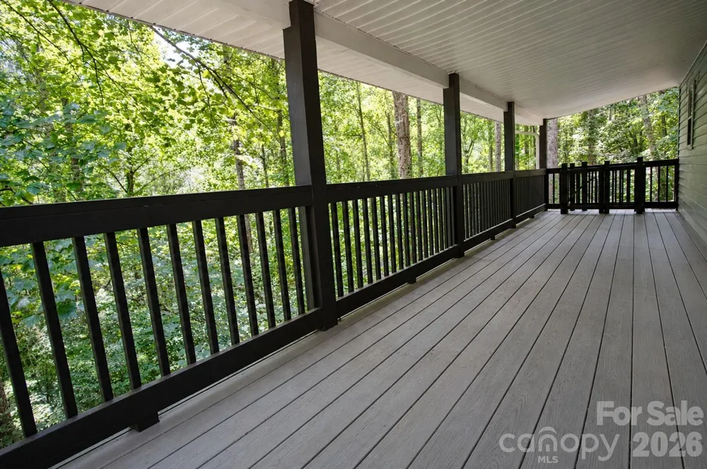 47 Caribou Lane Burnsville, NC 28714