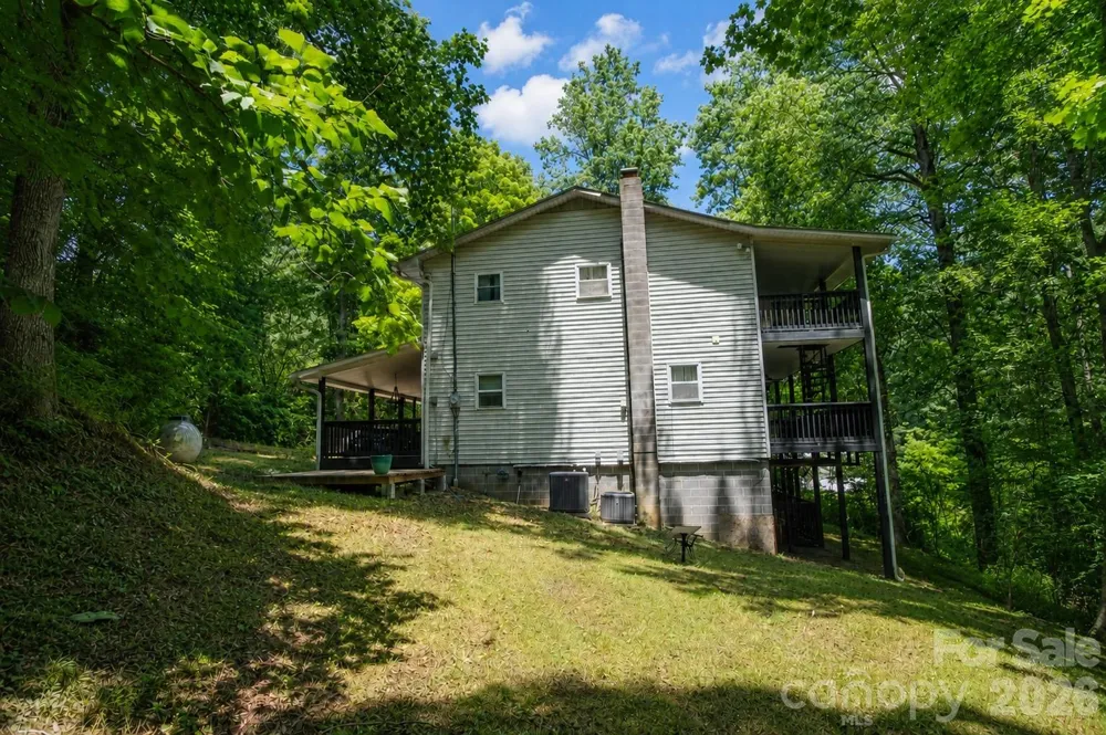 47 Caribou Lane Burnsville, NC 28714