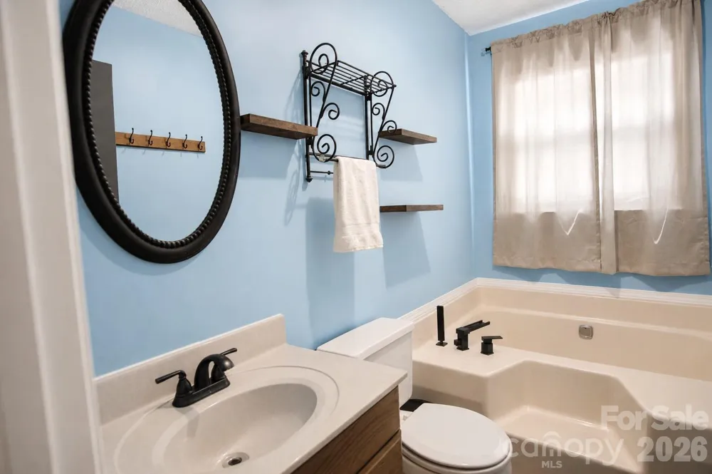 47 Caribou Lane Burnsville, NC 28714