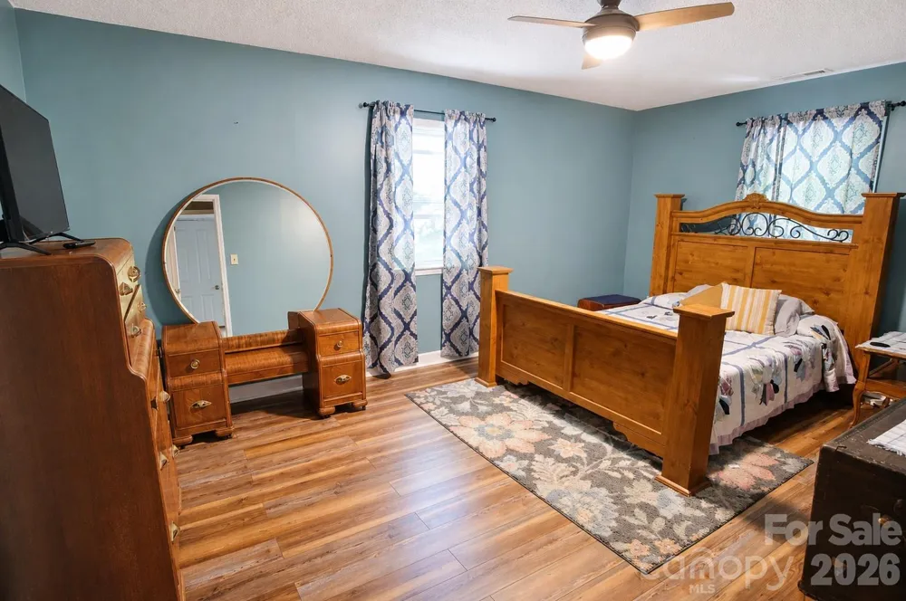 47 Caribou Lane Burnsville, NC 28714