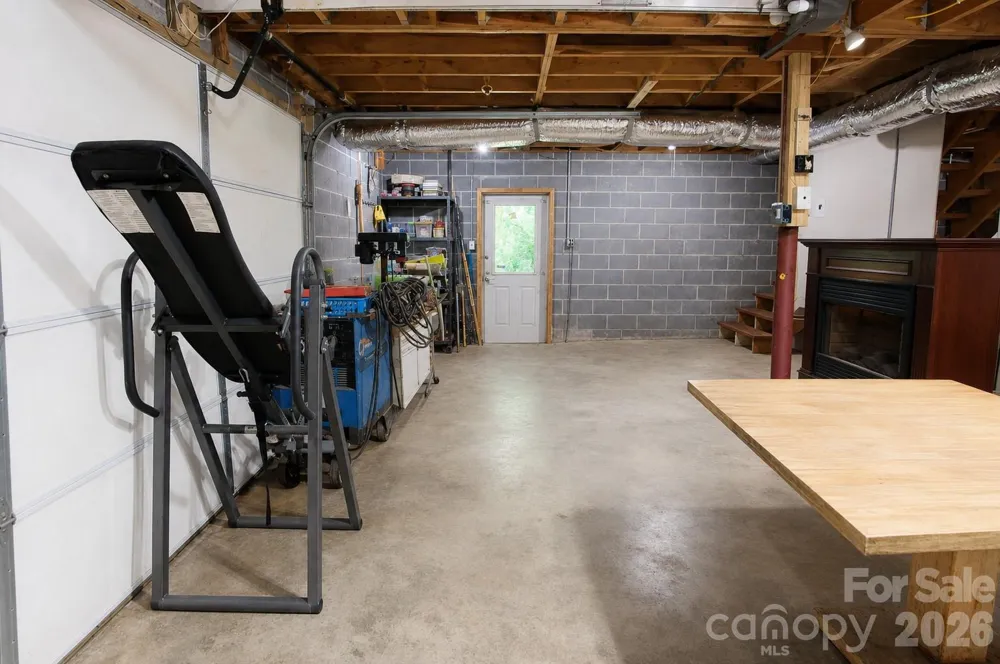 47 Caribou Lane Burnsville, NC 28714