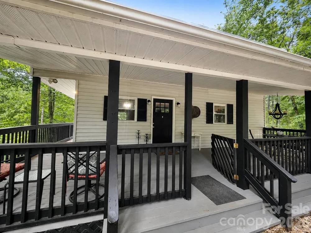 47 Caribou Lane Burnsville, NC 28714