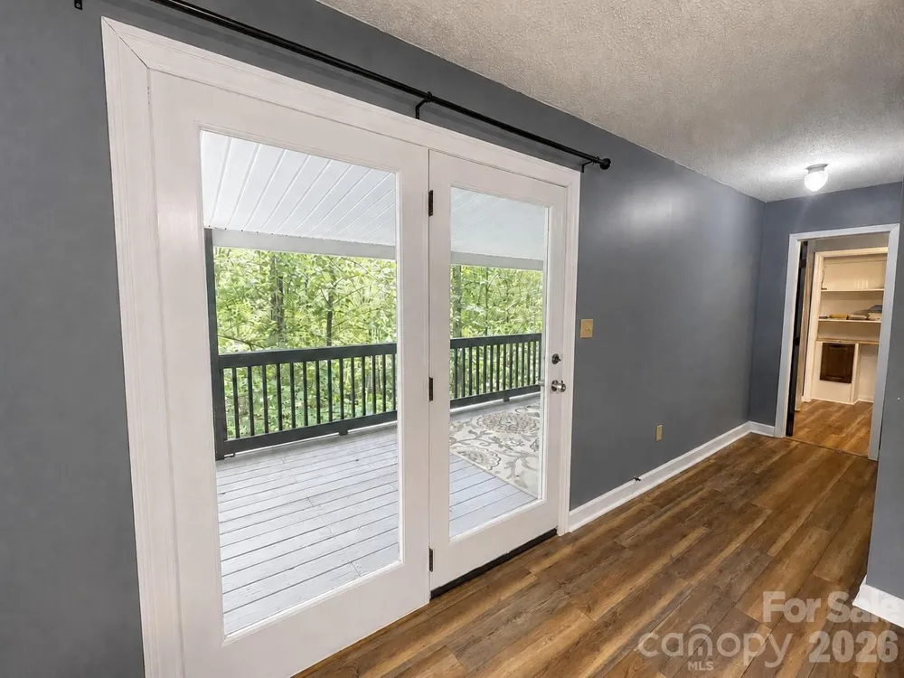 47 Caribou Lane Burnsville, NC 28714