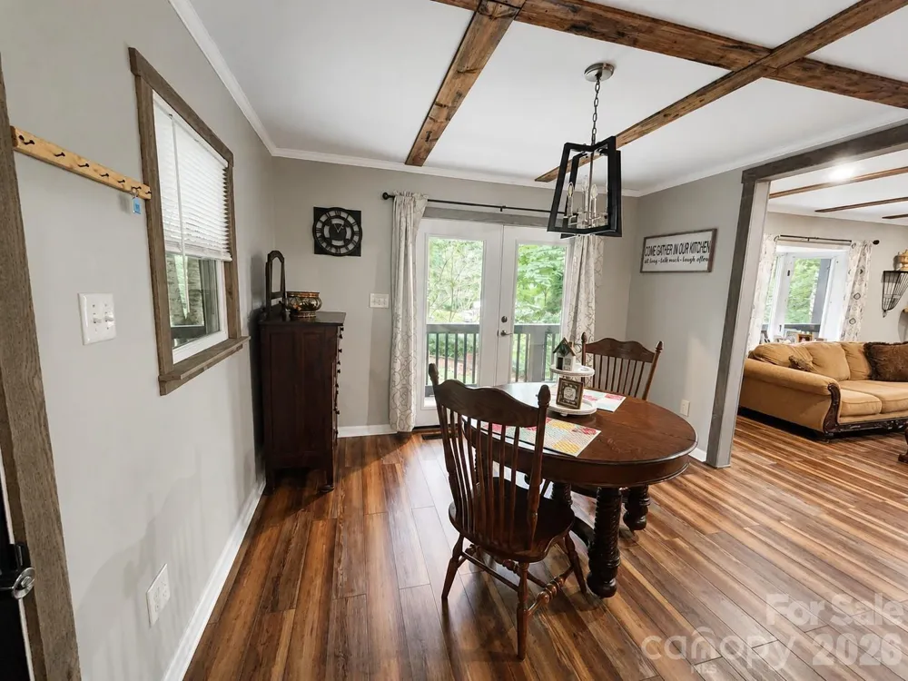 47 Caribou Lane Burnsville, NC 28714