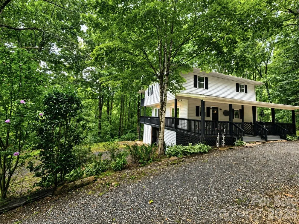 47 Caribou Lane Burnsville, NC 28714