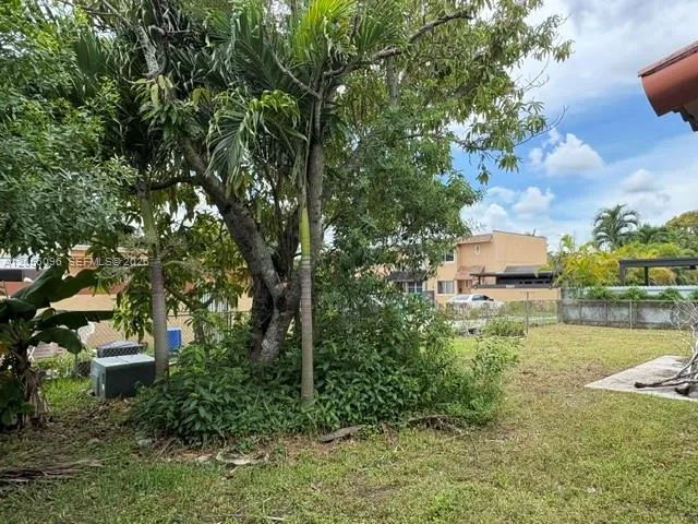 9590 SW 19th St Miami, FL 33165