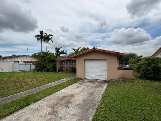 9590 SW 19th St Miami, FL 33165