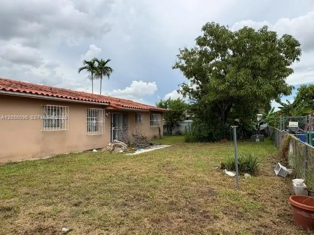 9590 SW 19th St Miami, FL 33165