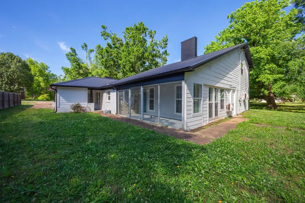 90 SHAW LN Savannah, TN 38372