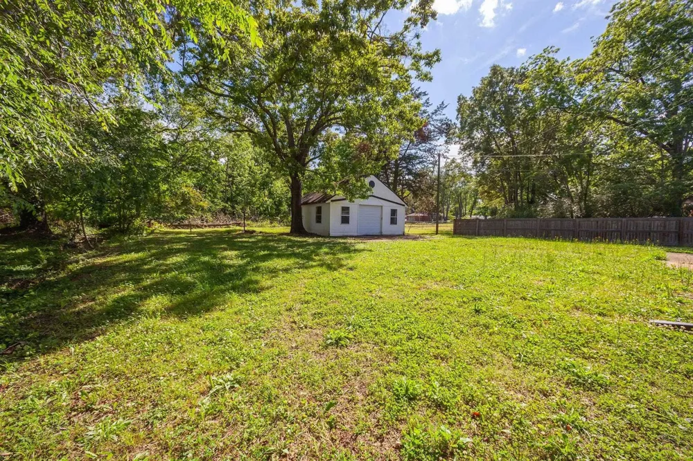90 SHAW LN Savannah, TN 38372